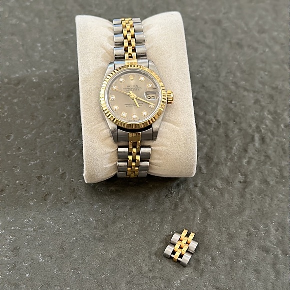 Rolex Ladies Datejust 26 with Diamond Dial Fluted Bezel Jubilee Steel & Gold - Picture 4 of 13